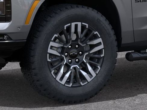 New 2026 Chevrolet Suburban Z71 w/ Comfort Package AWD/4WD image 9