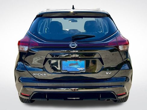Used 2024 Nissan Kicks SV image 6
