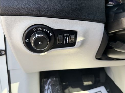 Used 2020 Jeep Compass Latitude AWD/4WD image 31