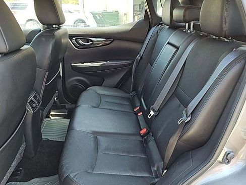 Used 2017 Nissan Rogue Sport SL image 30