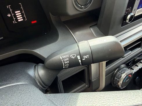 Used 2025 Toyota Tacoma SR5 image 29