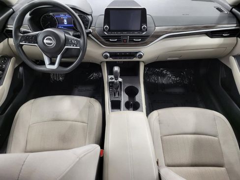 Used 2025 Nissan Altima 2.5 SV image 6