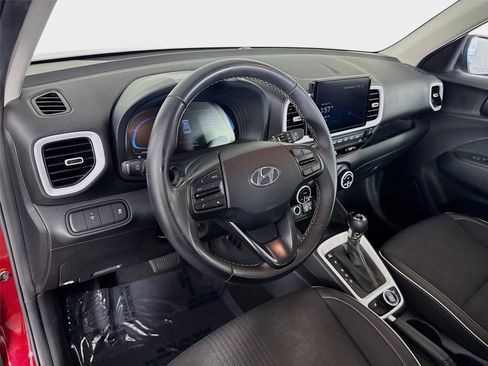 Certified 2023 Hyundai Venue Limited w/ Cargo Package FWD image 9