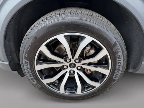 Used 2022 Ford Explorer ST-Line AWD/4WD image 9