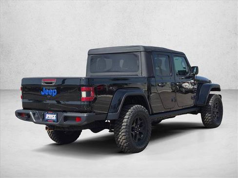 Used 2021 Jeep Gladiator Sport AWD/4WD image 5