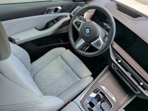 Used 2024 BMW X5 xDrive40i w/ M Sport Package AWD/4WD image 36