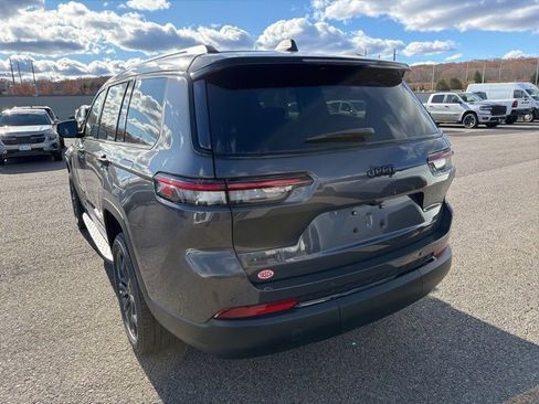 New 2025 Jeep Grand Cherokee L Limited image 5