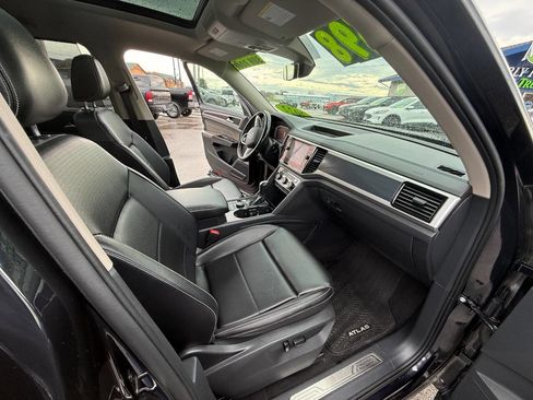 Used 2022 Volkswagen Atlas SEL R-Line AWD/4WD image 21