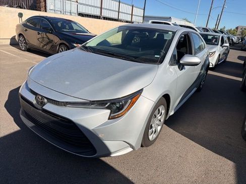Used 2023 Toyota Corolla LE image 5