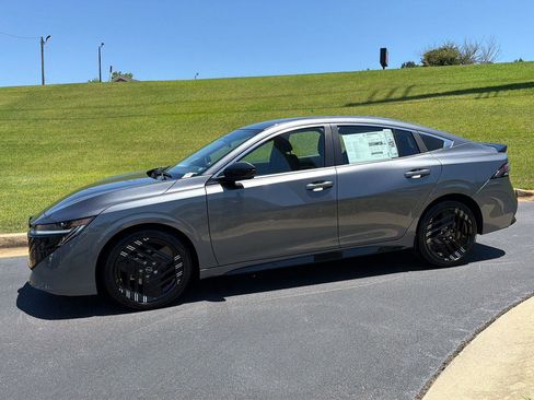 New 2026 Nissan Sentra SR w/ SR All Weather Package FWD image 3