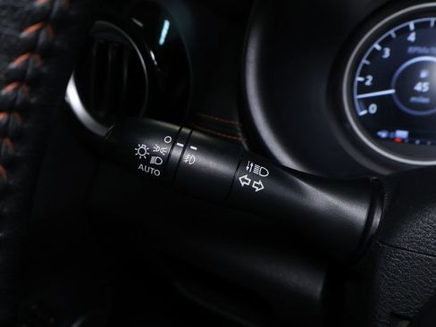 Used 2020 Nissan Kicks SR w/ Exterior Package image 21