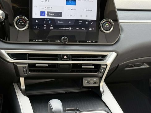 Used 2023 Lexus RX 350 Premium w/ Accessory Package AWD/4WD image 18
