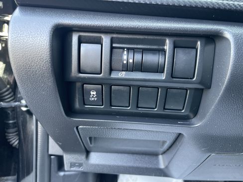 Used 2019 Subaru Crosstrek 2.0i Premium image 12