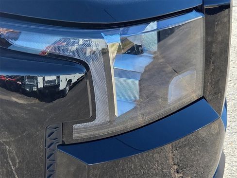 Used 2024 Nissan Frontier SV w/ SV Convenience Package image 9