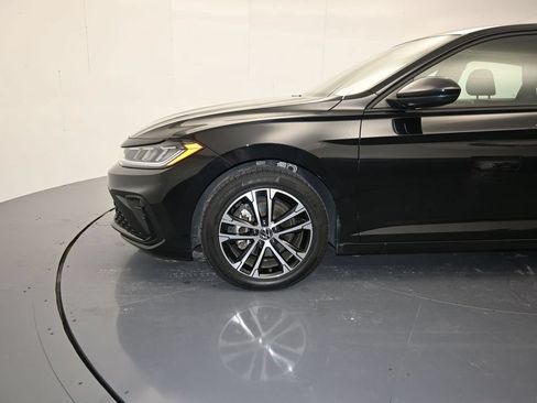 Used 2025 Volkswagen Jetta Sport FWD image 9