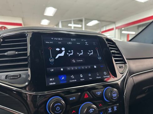 Certified 2022 Jeep Grand Cherokee Limited AWD/4WD image 22