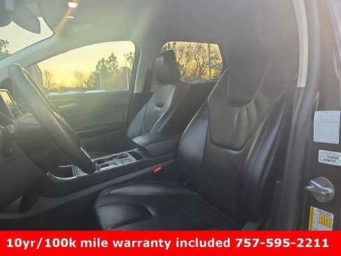 Used 2022 Ford Edge Titanium image 11