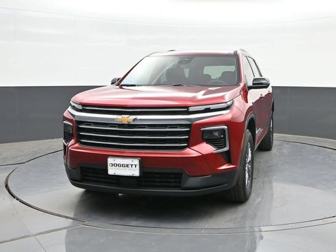 Used 2026 Chevrolet Traverse LT w/ Driver Confidence Package FWD image 26
