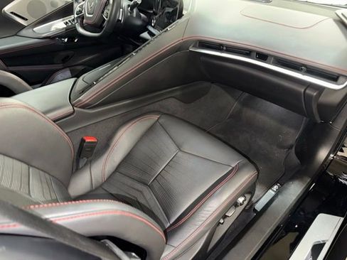 Used 2021 Chevrolet Corvette Stingray Premium Conv w/ Z51 Performance Package RWD image 19