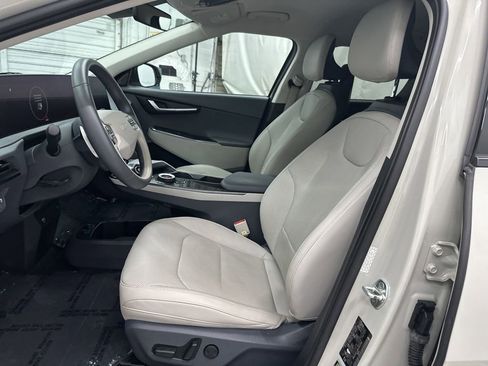 Used 2022 Kia EV6 Wind RWD image 20