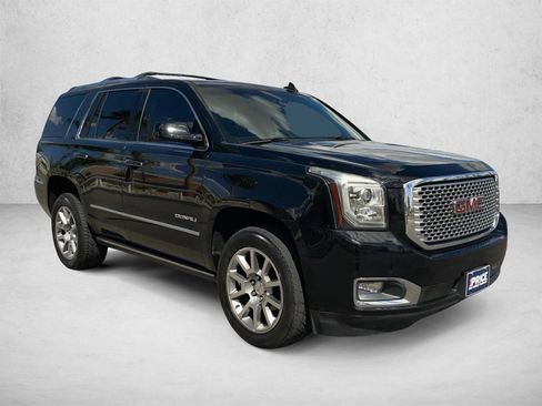 Used 2017 GMC Yukon Denali w/ Open Road Package AWD/4WD image 3