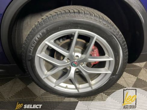 Used 2018 Alfa Romeo Stelvio Ti AWD/4WD image 25