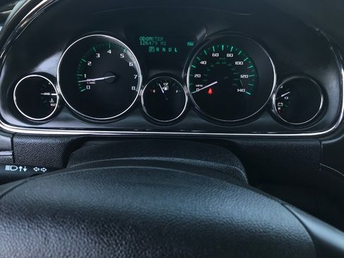 Used 2017 Buick Enclave Premium AWD/4WD image 2
