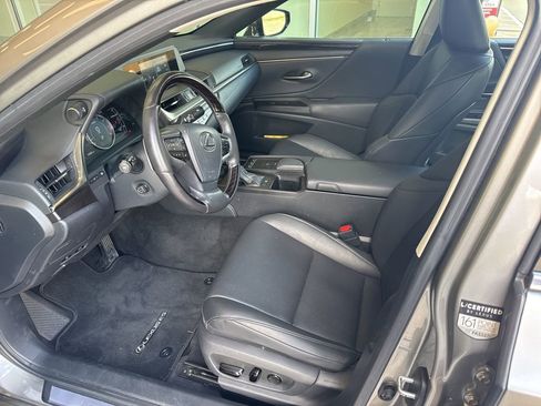 Used 2019 Lexus ES 350 w/ Premium Package image 3