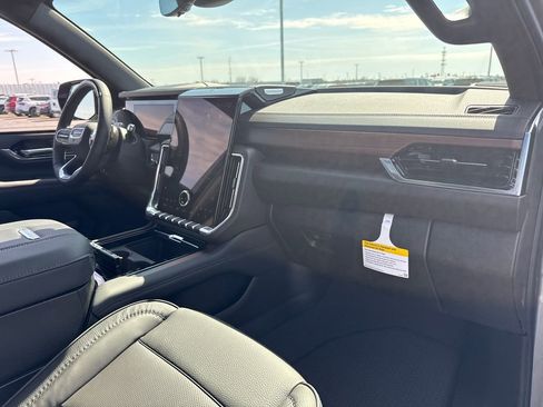 New 2026 GMC Yukon XL Denali w/ Denali Reserve Package image 43