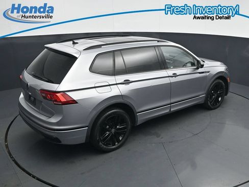 Used 2022 Volkswagen Tiguan SE R-Line FWD image 27