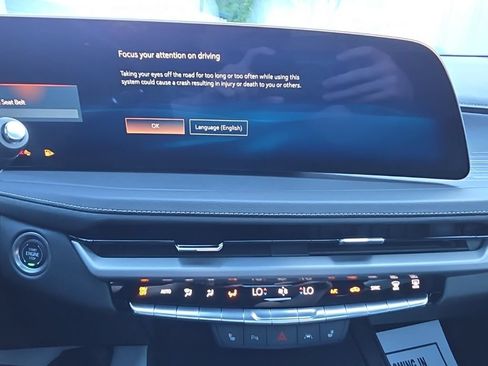 Used 2025 Cadillac XT4 Premium Luxury w/ Cold Weather Package FWD image 26