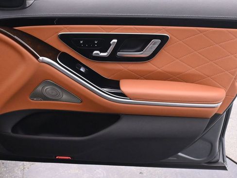 Used 2022 Mercedes-Benz S 500 S 500 image 34