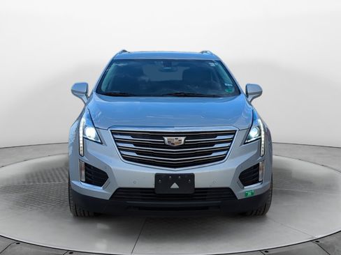 Used 2017 Cadillac XT5 Luxury image 2