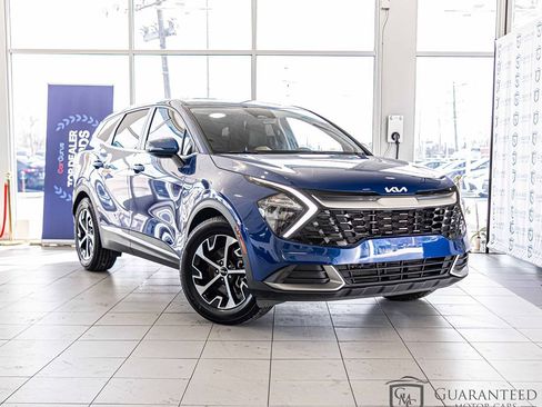 Used 2023 Kia Sportage EX image 3