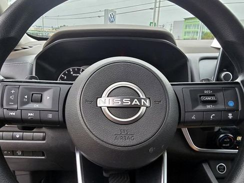 Used 2023 Nissan Rogue SV image 13