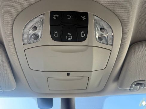 Used 2020 Chrysler Pacifica Touring w/ Advanced Safetytec Group FWD image 28