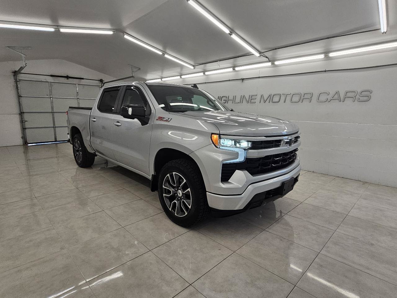 Used 2022 Chevrolet Silverado 1500 RST w/ RST All Star Premium Package AWD/4WD image 3