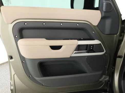 Used 2020 Land Rover Defender 110 S image 9