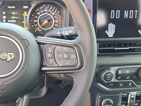 New 2025 Jeep Gladiator Willys image 27