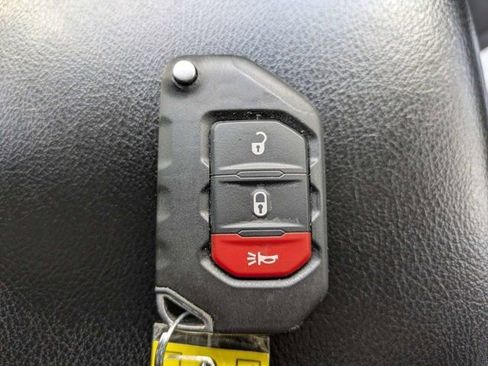 Used 2021 Jeep Wrangler Unlimited Sport AWD/4WD image 29