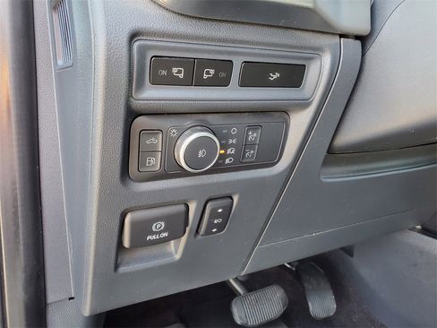 Used 2023 Ford F150 Lariat w/ Equipment Group 502A High image 10