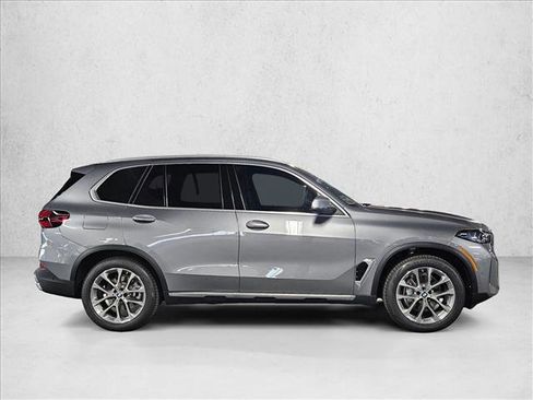 Used 2026 BMW X5 xDrive40i w/ Climate Comfort Package AWD/4WD image 4