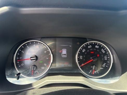 Used 2021 Toyota RAV4 XLE AWD/4WD image 18