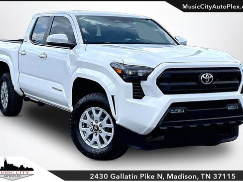 Used 2025 Toyota Tacoma SR5 AWD/4WD image 1