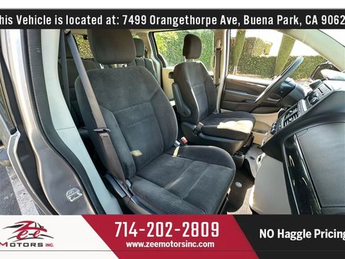 Used 2016 Dodge Grand Caravan American Value Package image 34