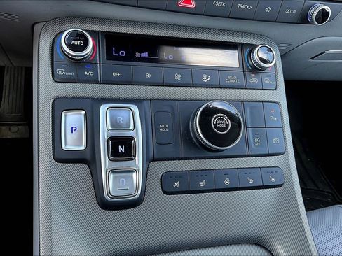 Used 2024 Hyundai Palisade SEL FWD image 16