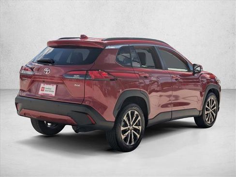 Certified 2022 Toyota Corolla Cross XLE image 5