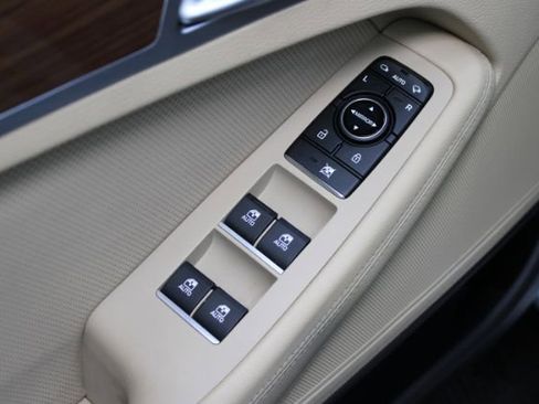 Used 2018 Genesis G80 3.8 image 9