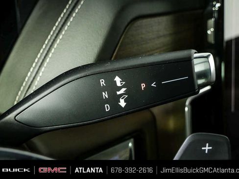 Certified 2026 GMC Yukon Denali Ultimate AWD/4WD image 17