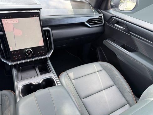 Certified 2025 GMC Acadia AT4 AWD/4WD image 29